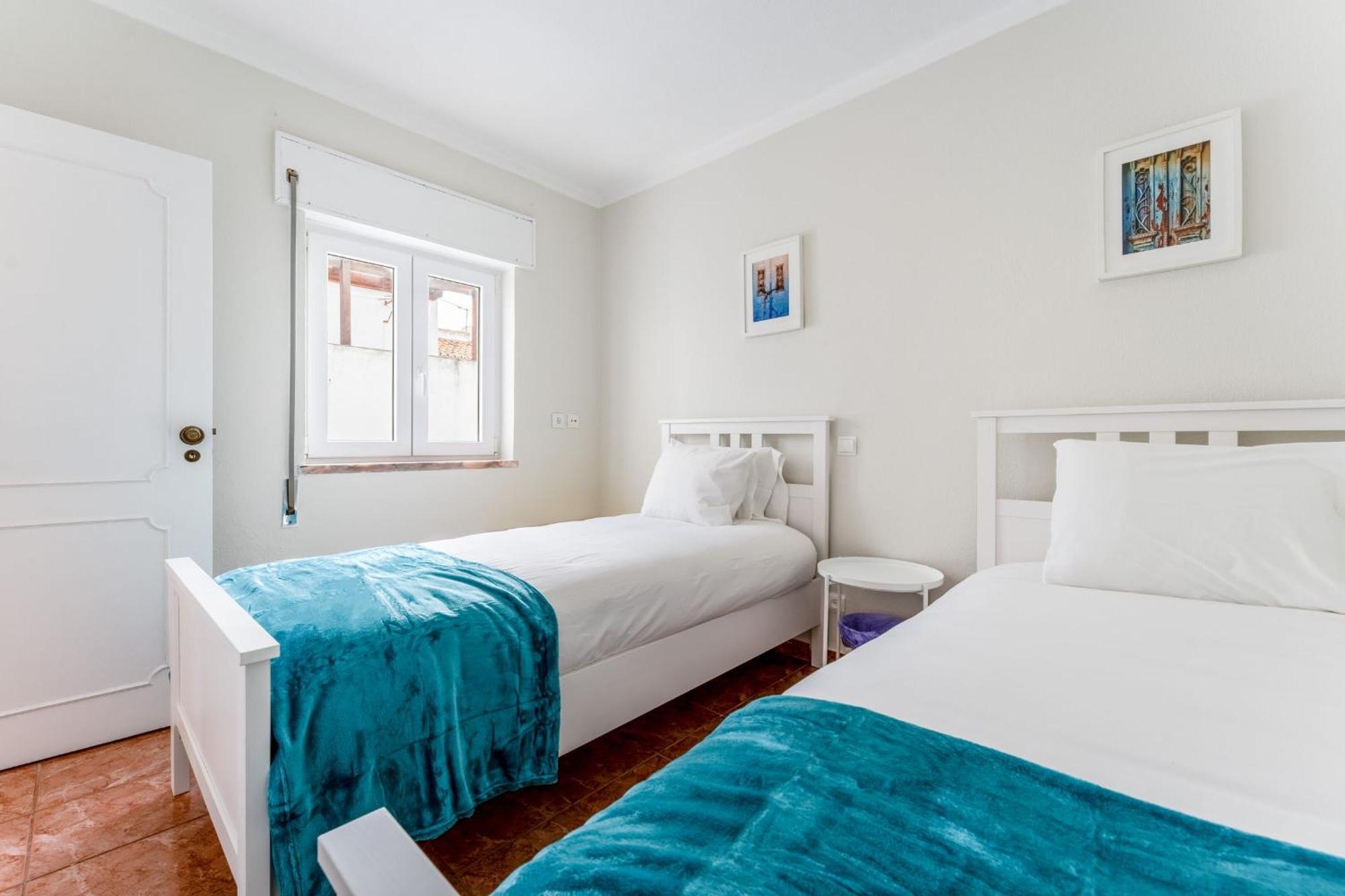 Comfy Flat W/ Rooftop Beach View By Lovelystay Burgau Extérieur photo