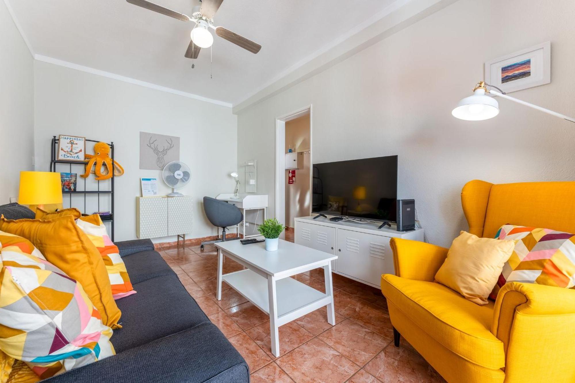 Comfy Flat W/ Rooftop Beach View By Lovelystay Burgau Extérieur photo