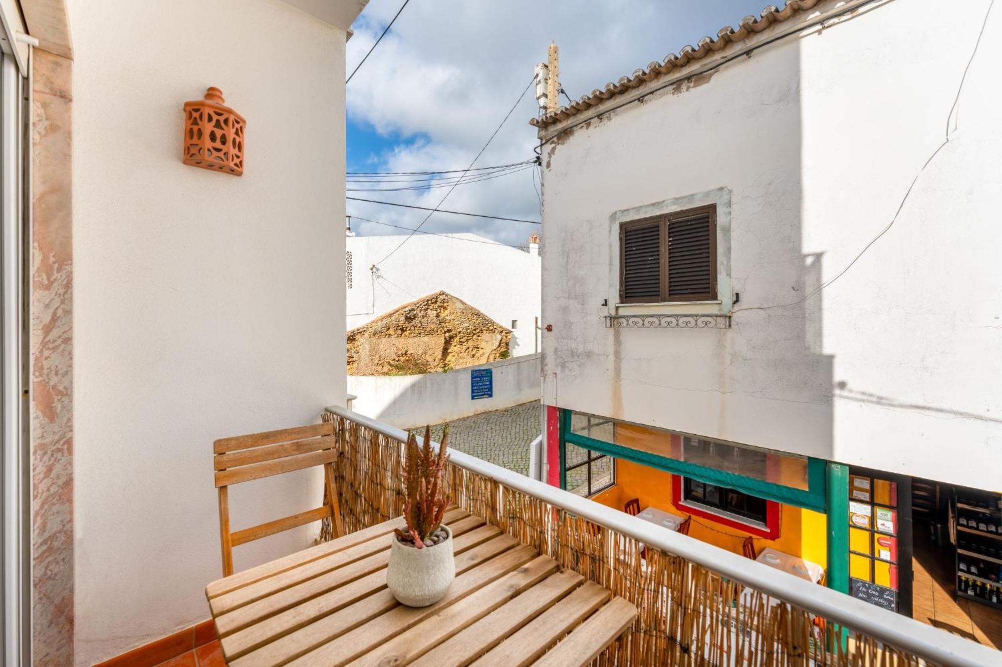 Comfy Flat W/ Rooftop Beach View By Lovelystay Burgau Extérieur photo