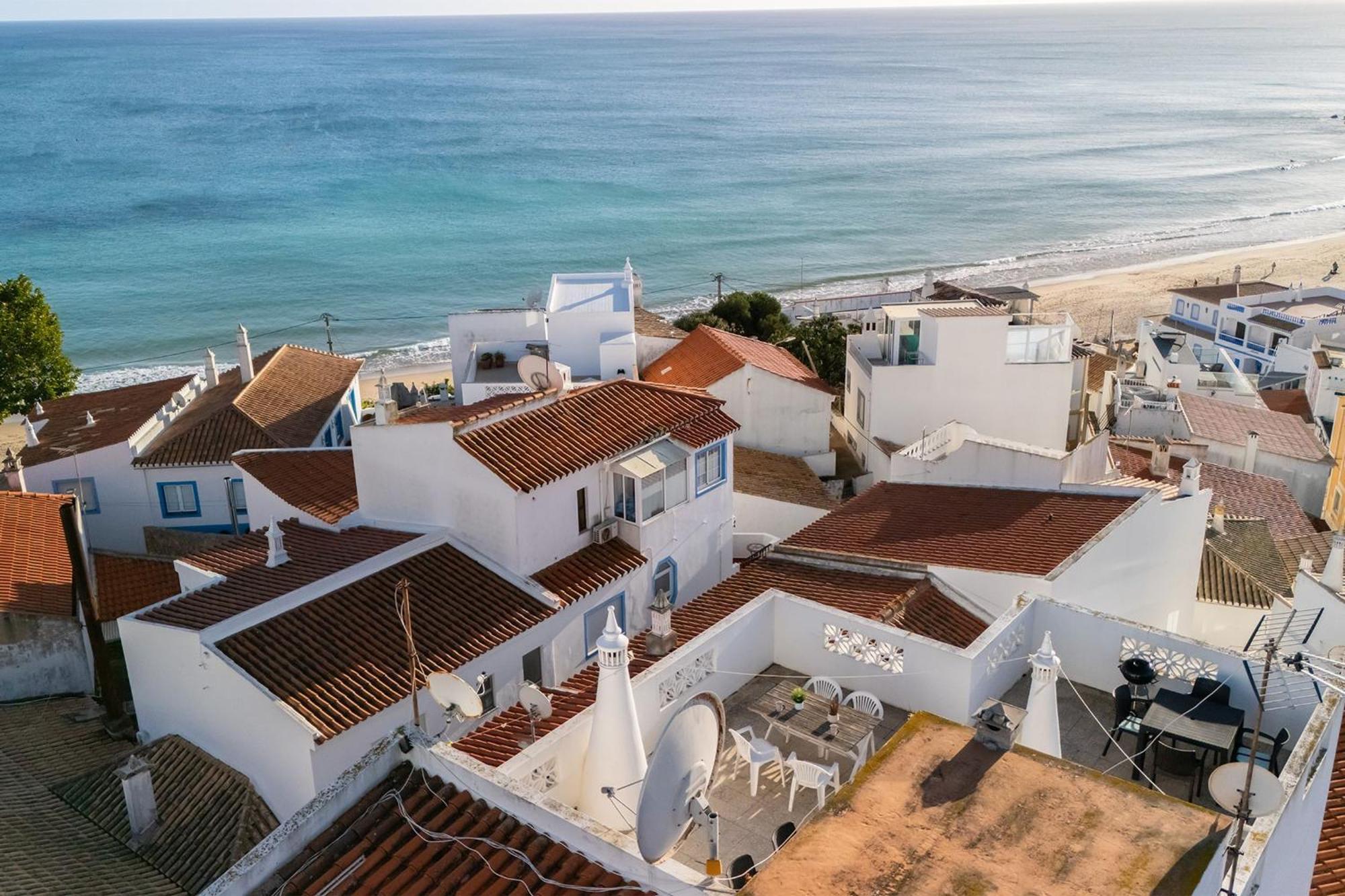 Comfy Flat W/ Rooftop Beach View By Lovelystay Burgau Extérieur photo